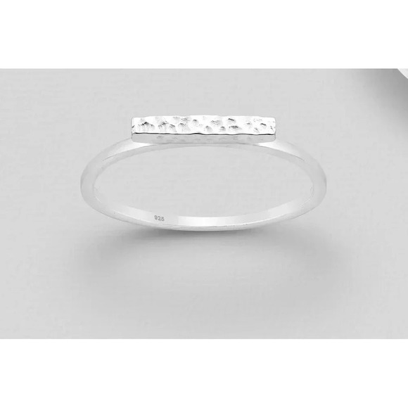 925 Sterling Silver Hammered Ring - Picture 3 of 5